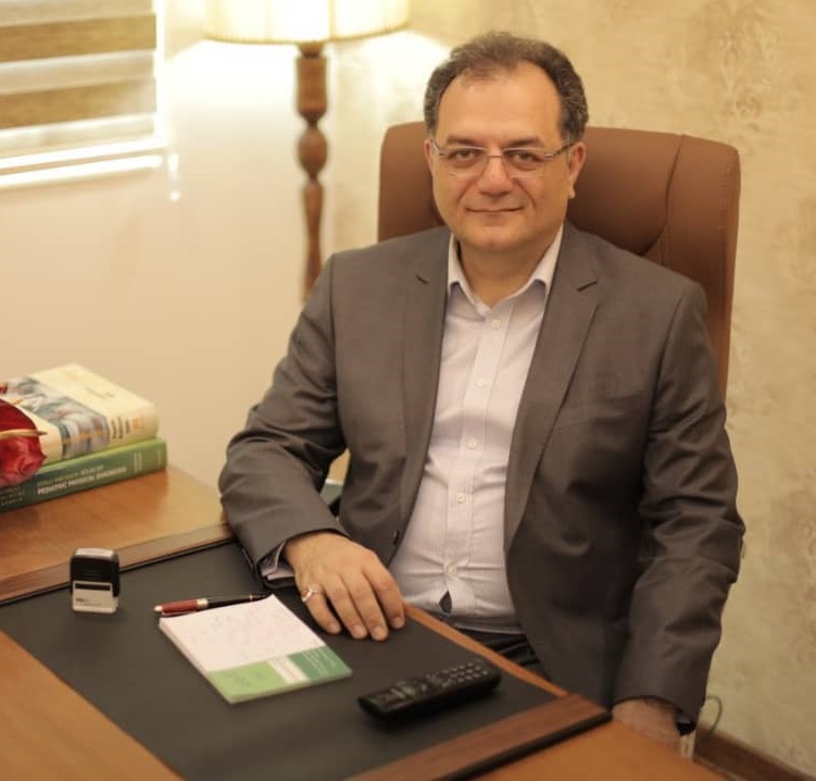 دکتر علی فرجی متخصص اطفال